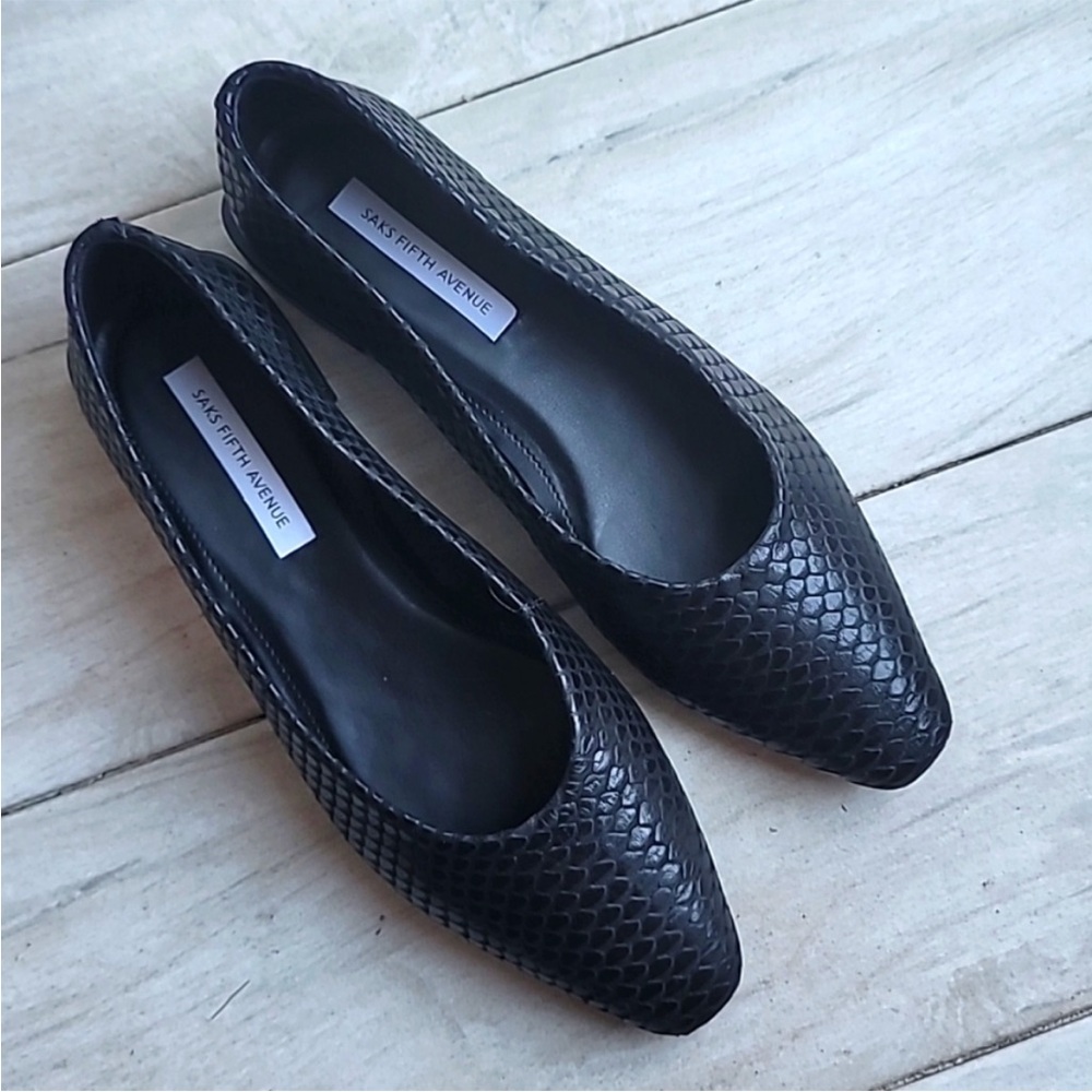 Saks Fifth Ave Black Textured Women's Flats (Size 6)